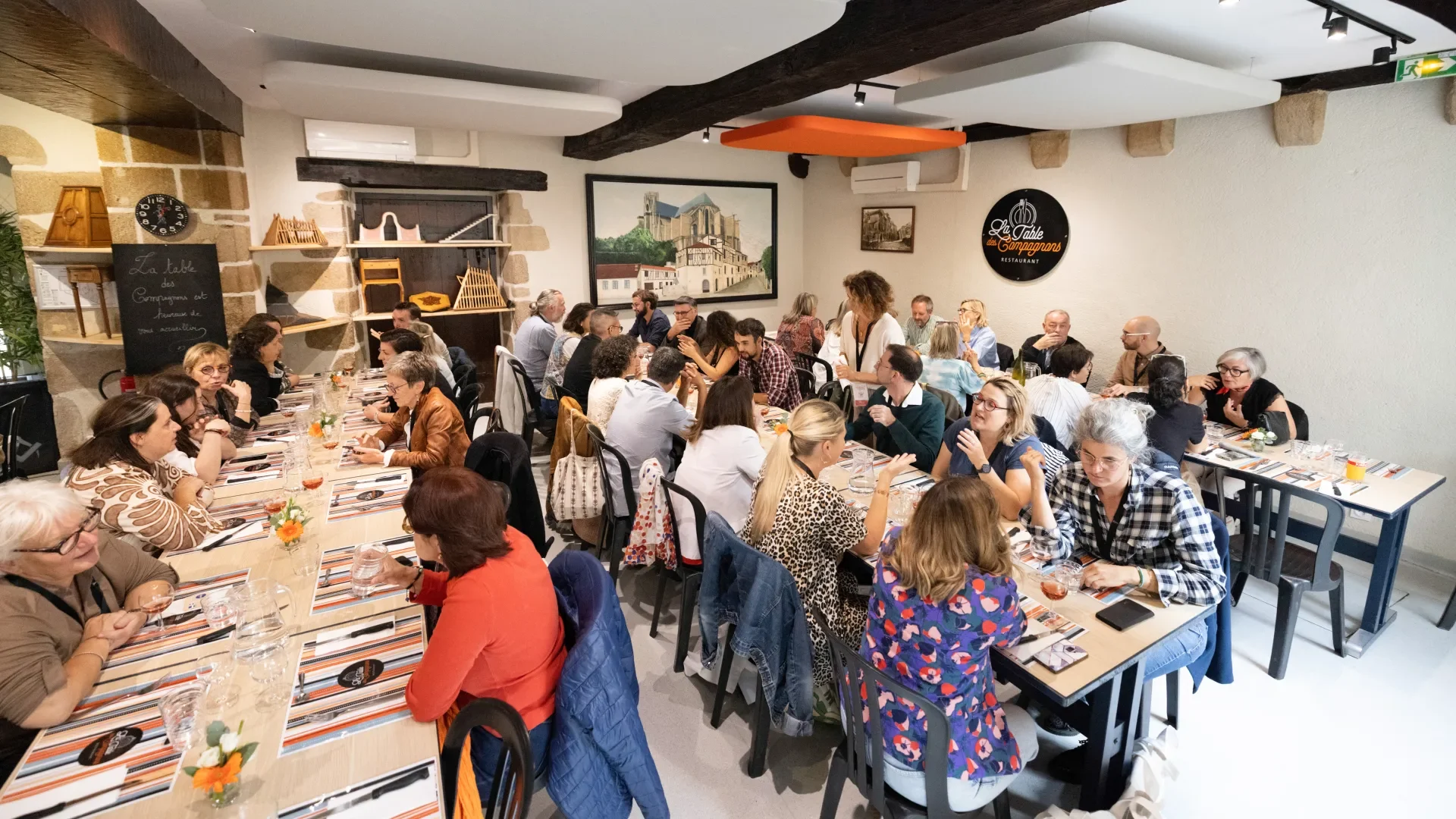 Groupe dans un restaurant