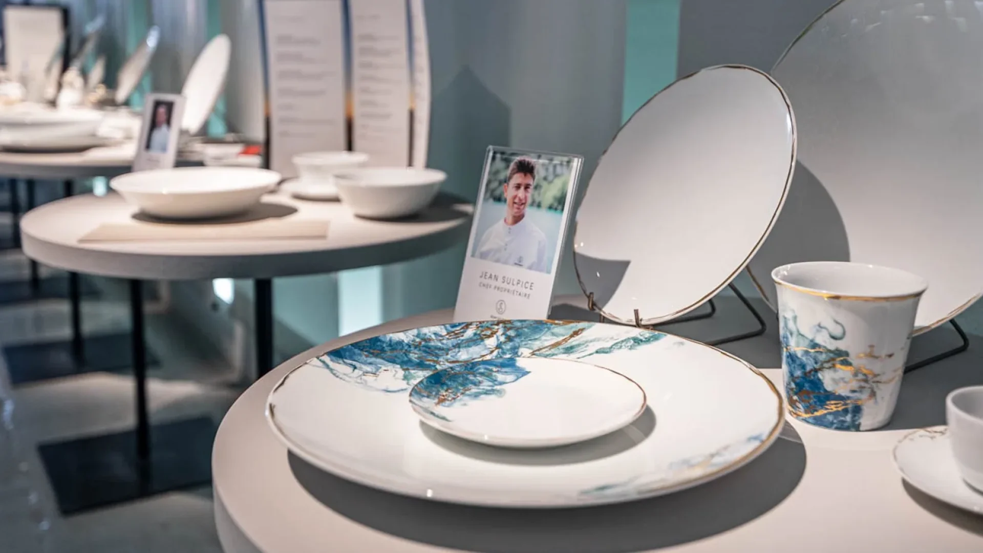 Assiette Bernardaud en porcelaine de Limoges