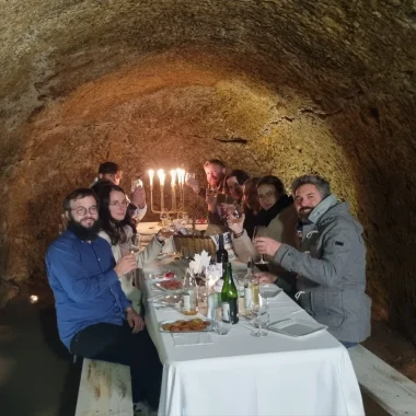 Visite de groupe à la lueur du souterrain