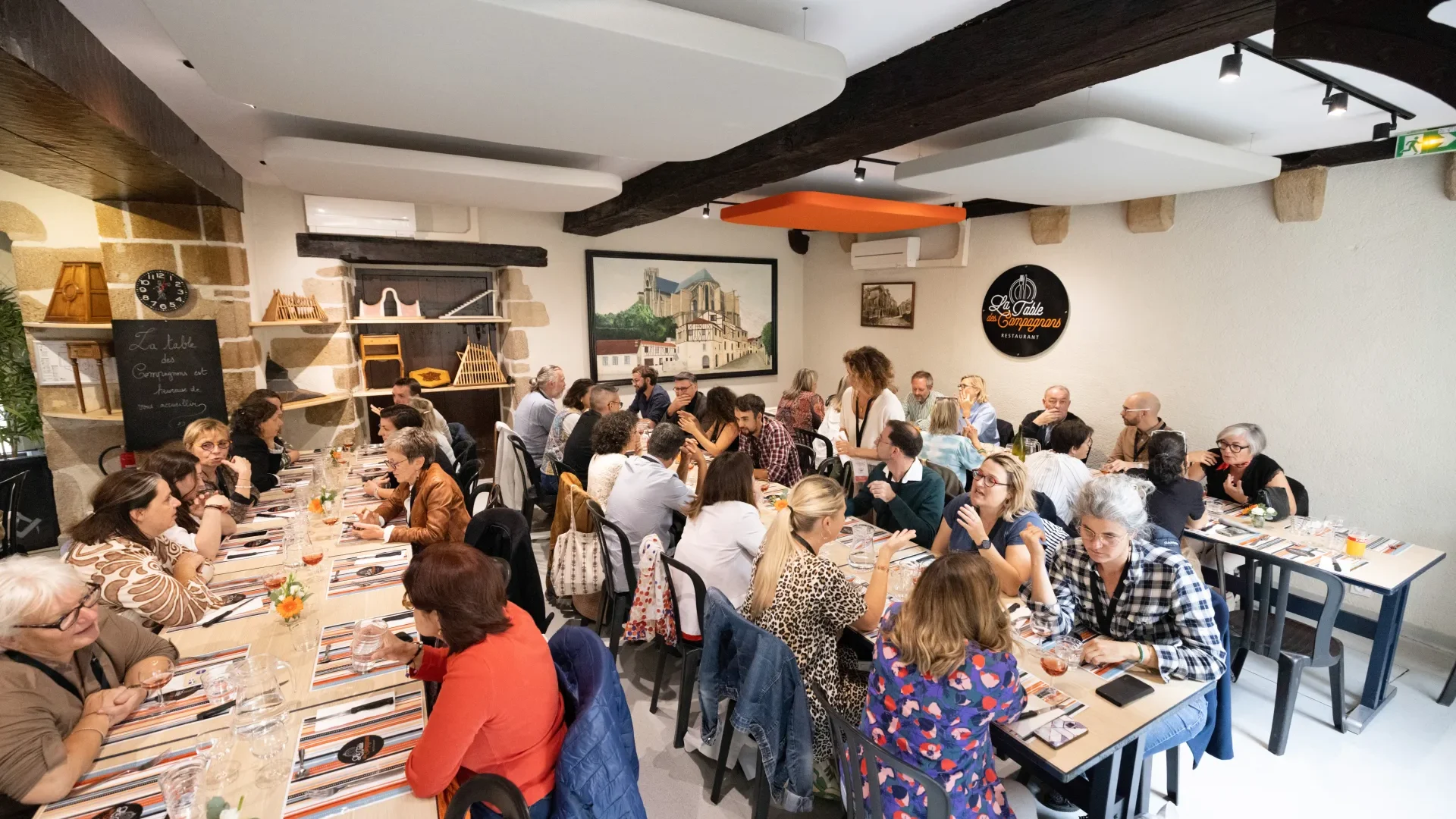 Groupe dans un restaurant