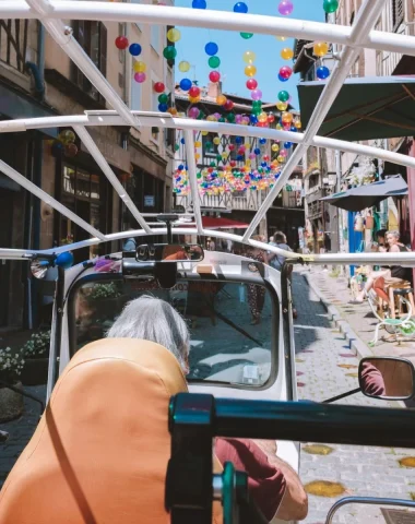 Visita Limoges a bordo di un tuk-tuk turistico.